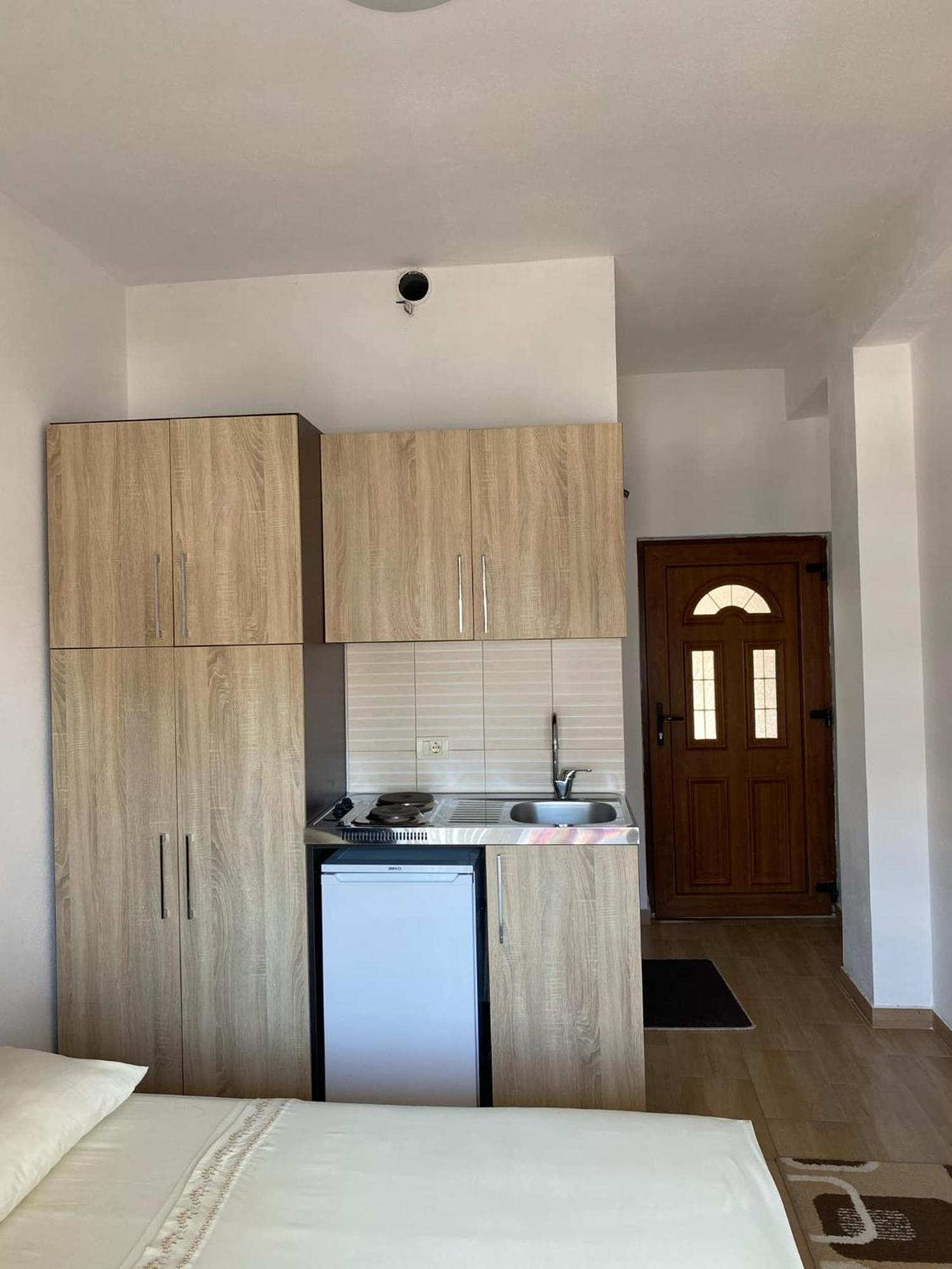 Dragovoja Lux Apartments & Rooms 울친 외부 사진