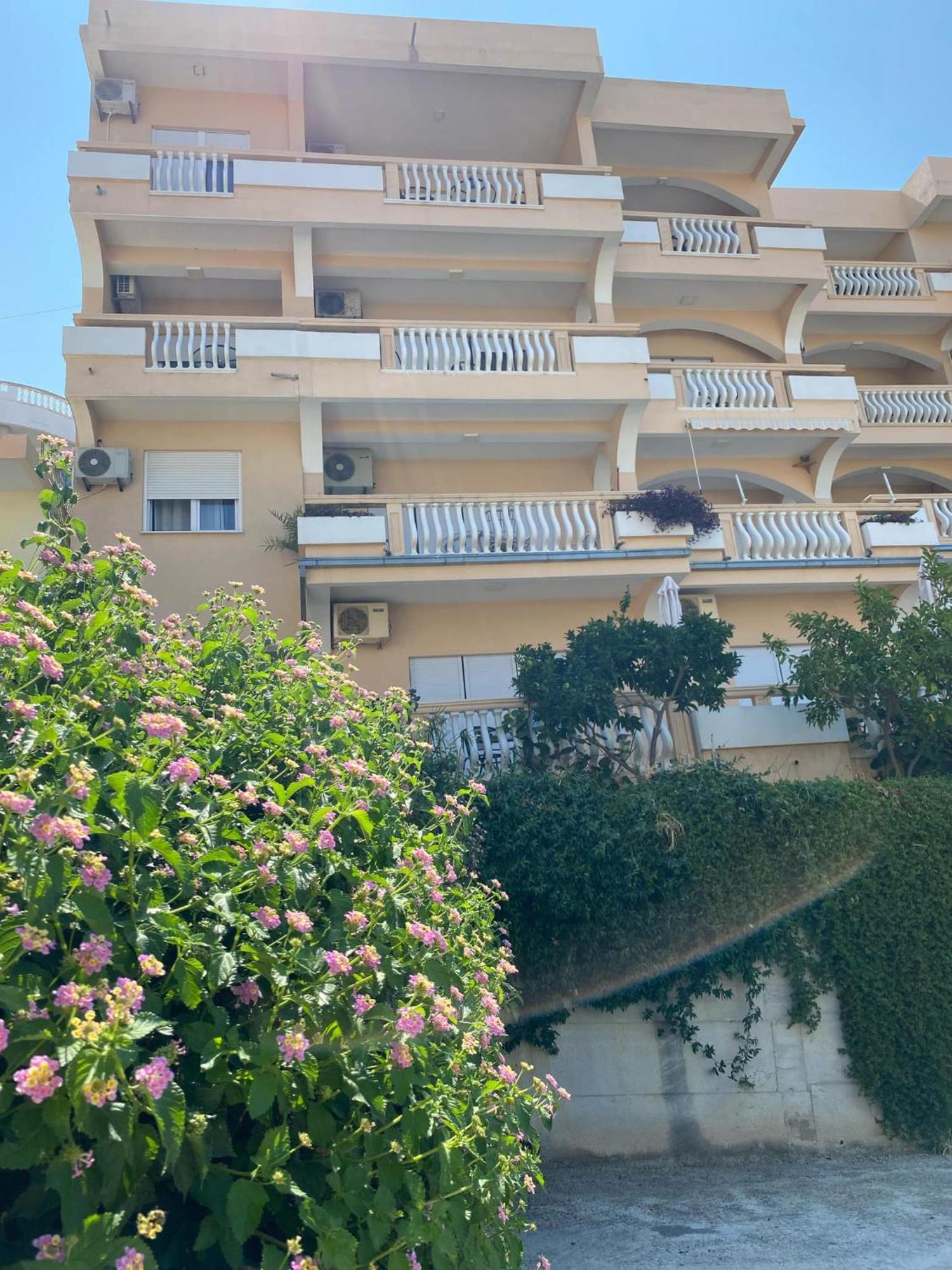 Dragovoja Lux Apartments & Rooms 울친 외부 사진