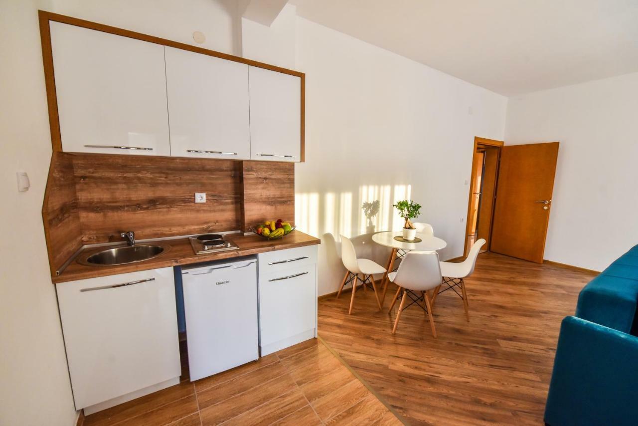 Dragovoja Lux Apartments & Rooms 울친 외부 사진